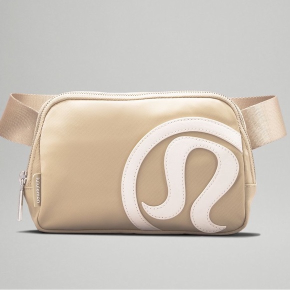 lululemon athletica Handbags - Lululemon Everywhere Belt bag 1L